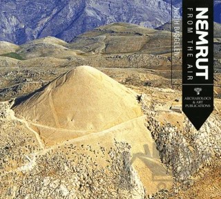 Nemrut From The Air – Nezih Başgelen – Arkeoloji ve Sanat Yayınları kitap kapağı
