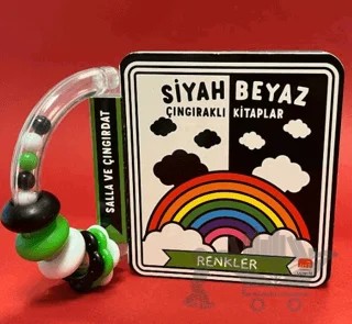 Siyah Beyaz Çıngıraklı Kitaplar Renkler – Kollektif – Uçan Fil Yayınları kitap kapağı