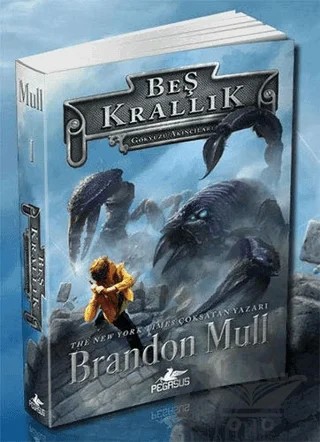 Beş Krallık 1: Gökyüzü Akıncıları – Brandon Mull – Pegasus Yayınları kitap kapağı