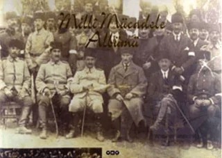 Milli Mücadele Albümü – Necdet Sakaoğlu – Yapı Kredi Yayınları kitap kapağı